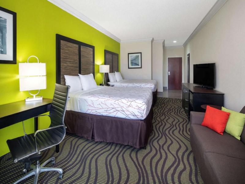 La Quinta Inn By Wyndham Calhoun image