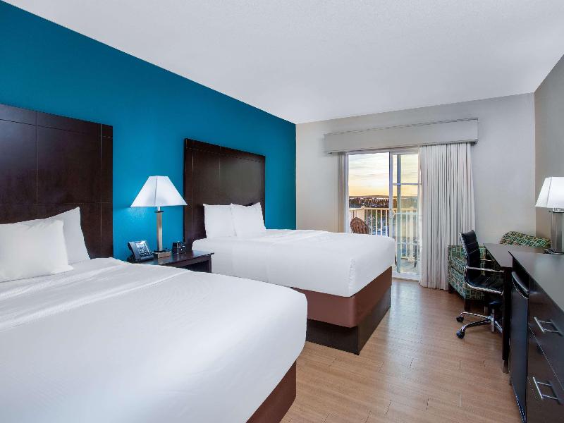La Quinta Inn Suites By Wyndham Ocean City image