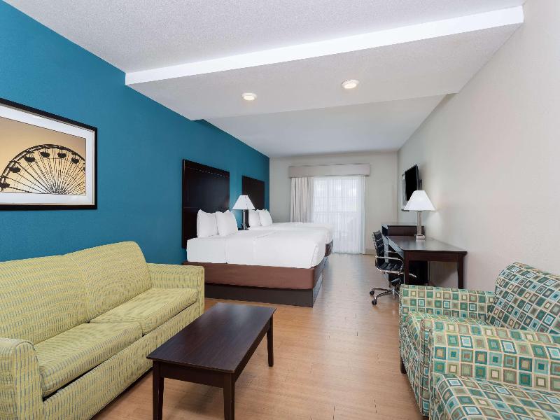 La Quinta Inn Suites By Wyndham Ocean City image