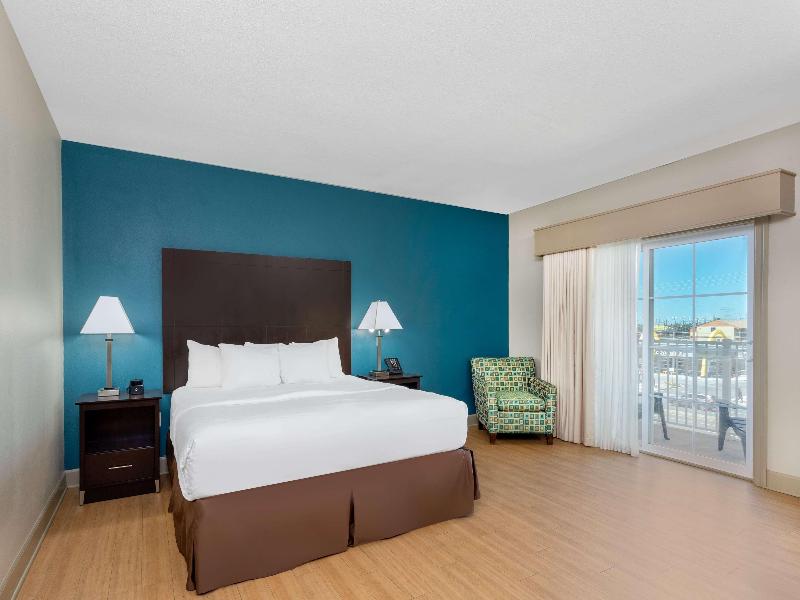 La Quinta Inn Suites By Wyndham Ocean City image