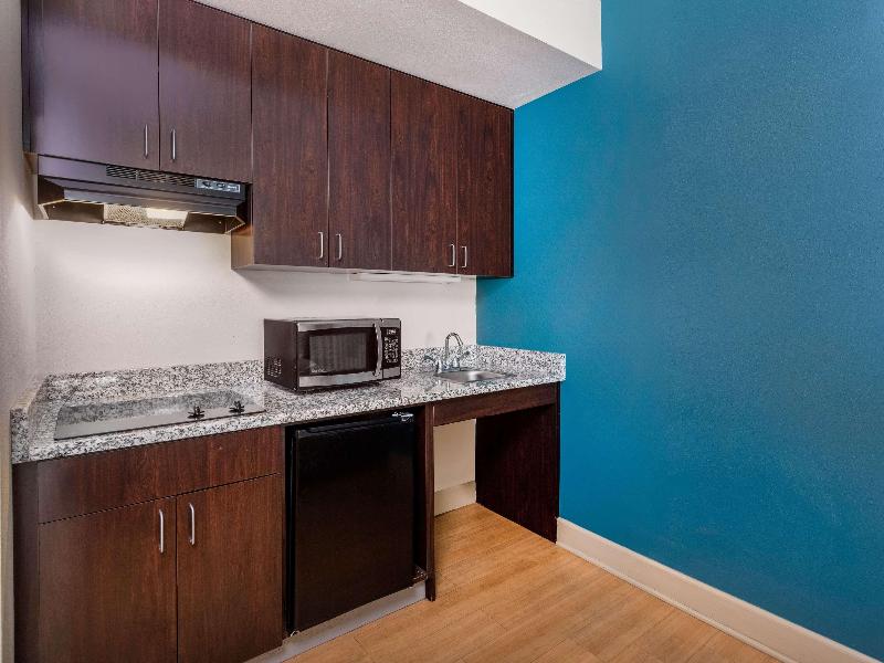 La Quinta Inn Suites By Wyndham Ocean City image