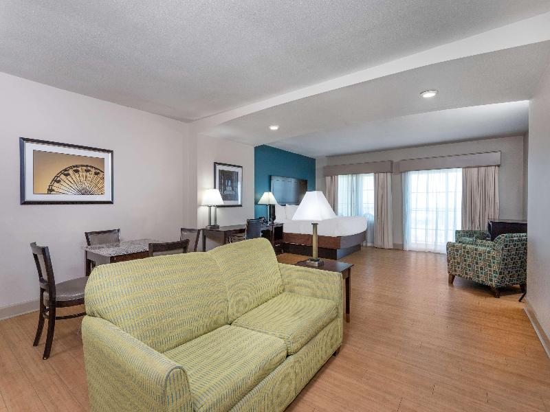 La Quinta Inn Suites By Wyndham Ocean City image