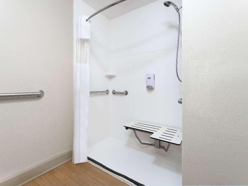 La Quinta Inn Suites By Wyndham Ocean City image