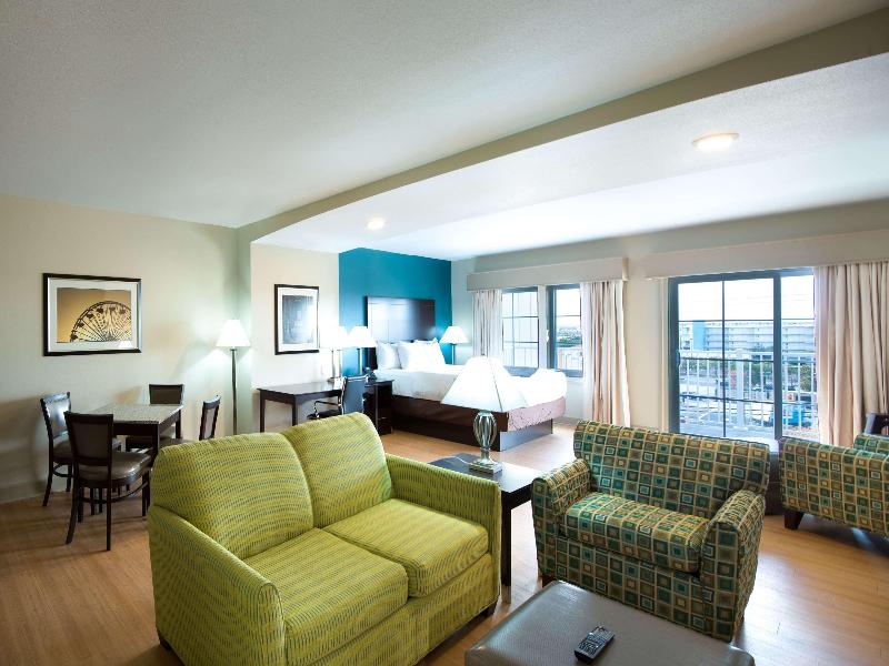 La Quinta Inn Suites By Wyndham Ocean City image