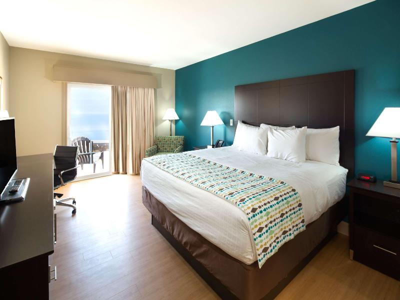La Quinta Inn Suites By Wyndham Ocean City image