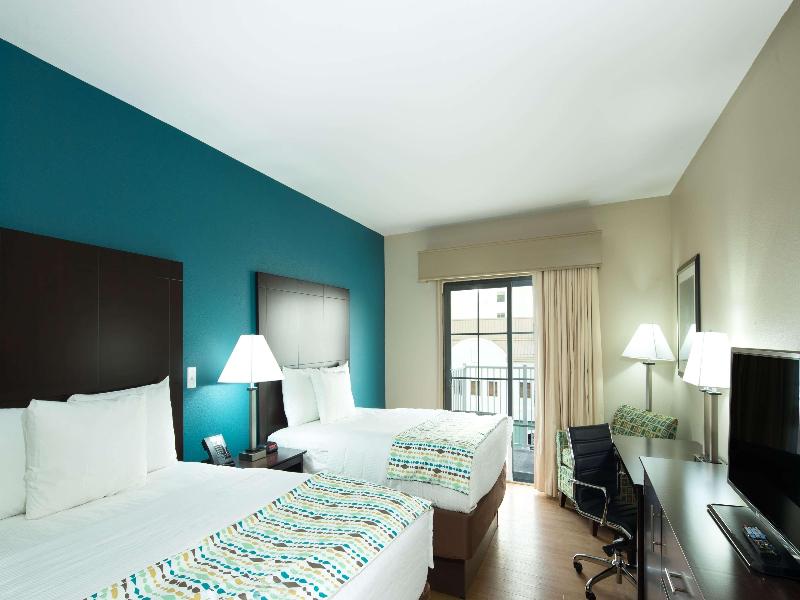 La Quinta Inn Suites By Wyndham Ocean City image