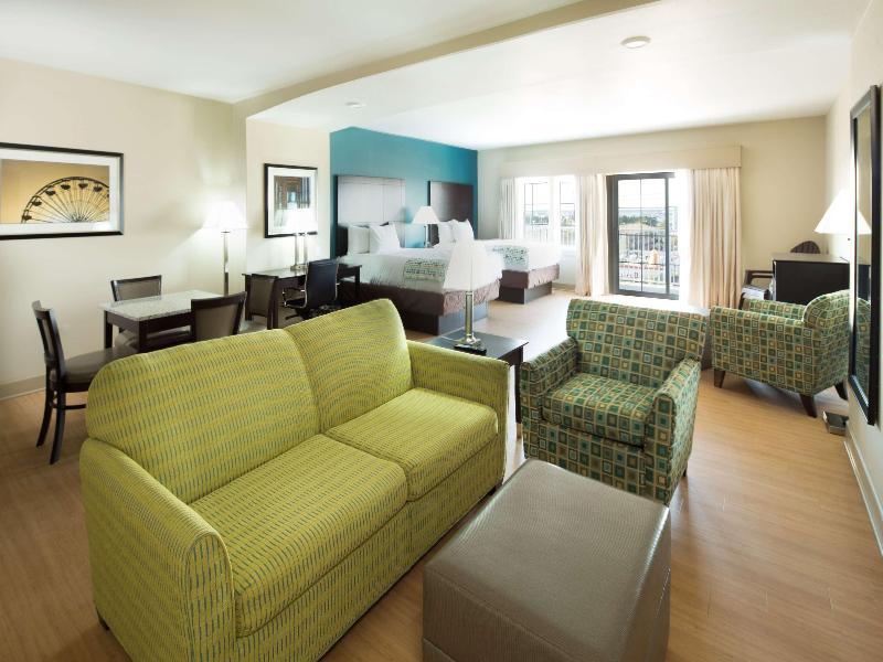 La Quinta Inn Suites By Wyndham Ocean City image