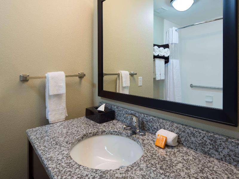 La Quinta Inn Suites By Wyndham Ocean City image