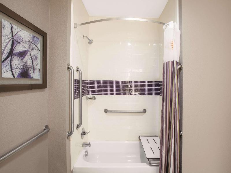 La Quinta Inn Suites By Wyndham Kingsville image