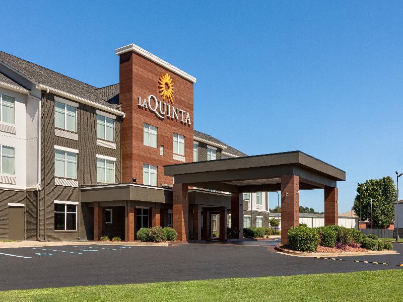 LaQuinta Inn & Suites  image