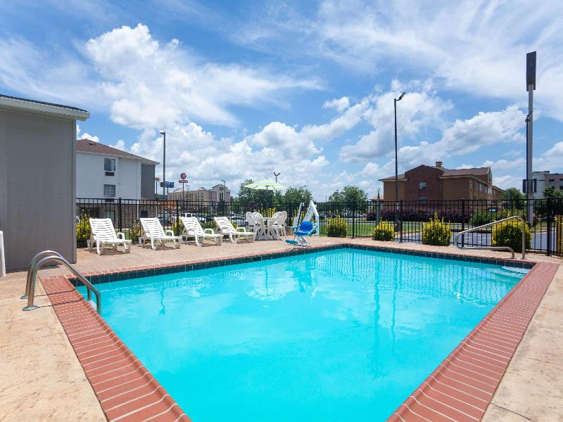 LaQuinta Inn & Suites 