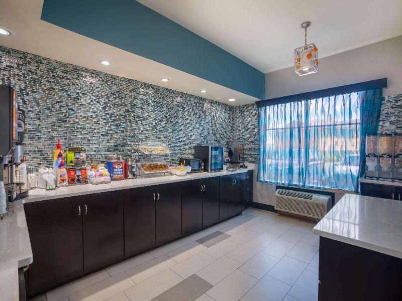 LaQuinta Inn & Suites 