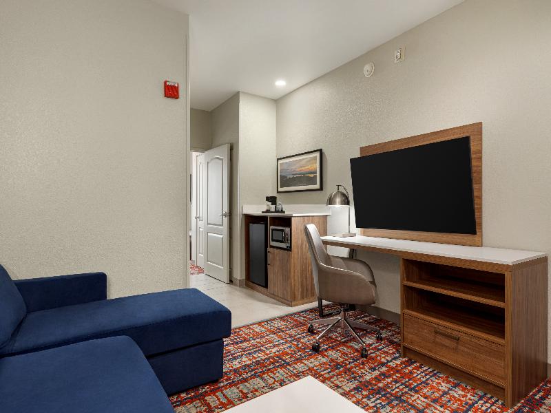 LaQuinta Inn & Suites  image