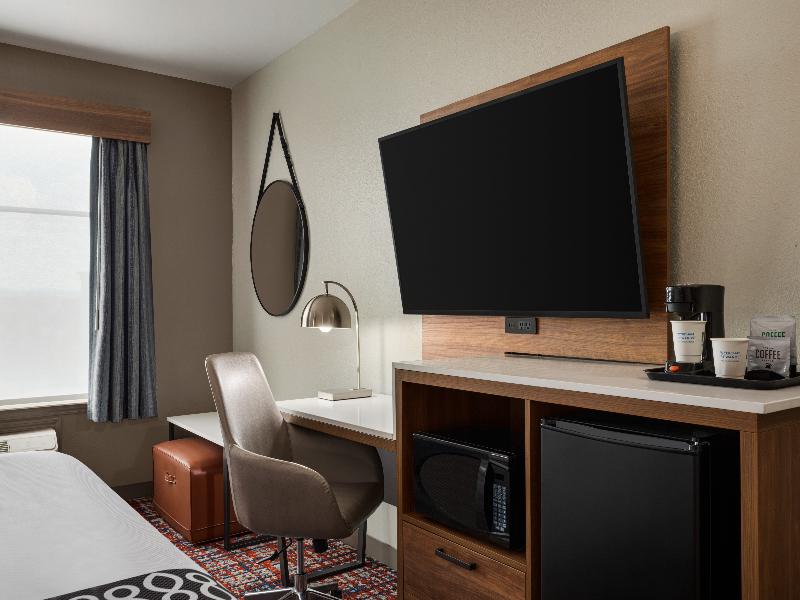 LaQuinta Inn & Suites  image