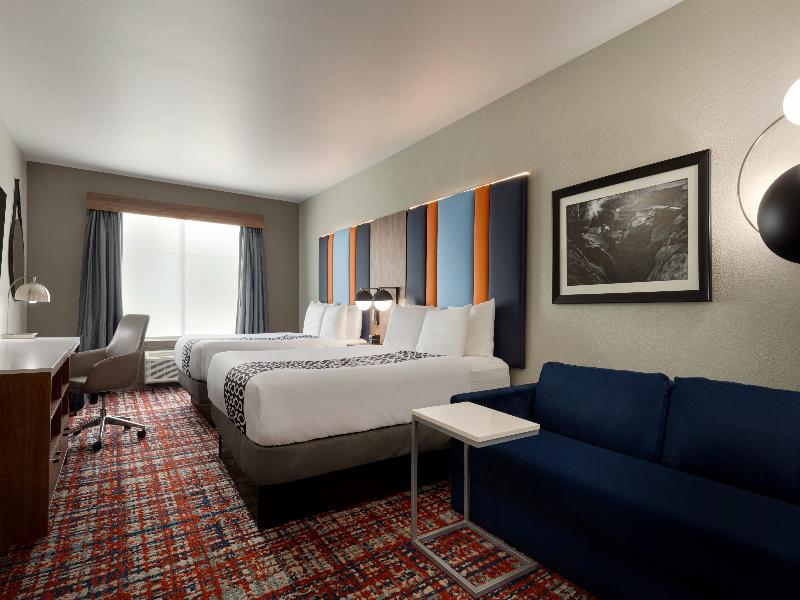 LaQuinta Inn & Suites  image