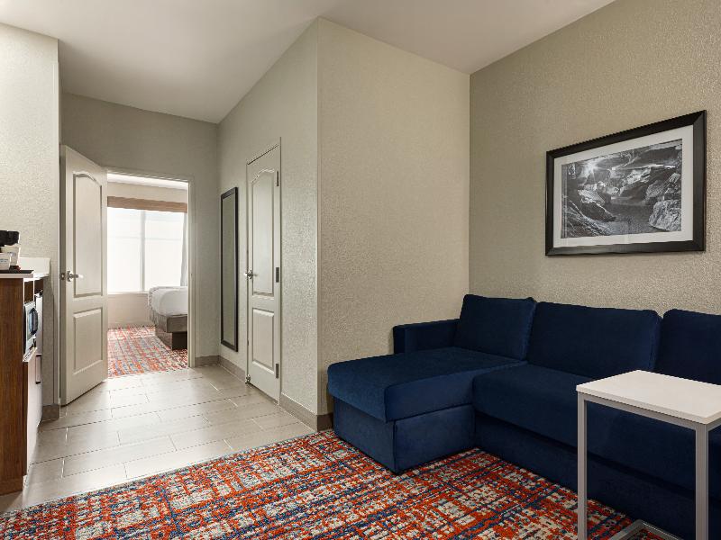 LaQuinta Inn & Suites  image