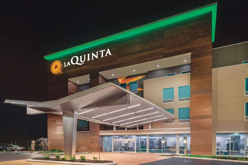 La Quinta Inn Suites By Wyndham Cleveland Tn