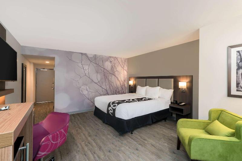 La Quinta Inn Suites By Wyndham Mobile