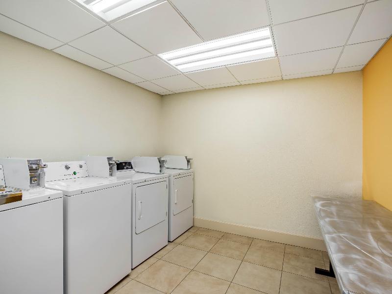 La Quinta Inn Suites By Wyndham Danbury image