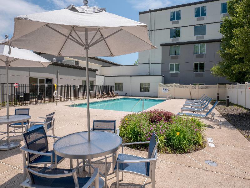 La Quinta Inn Suites By Wyndham Danbury image