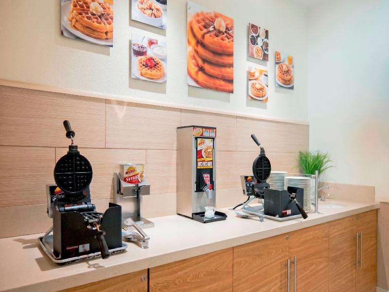 La Quinta Inn Suites By Wyndham Danbury image