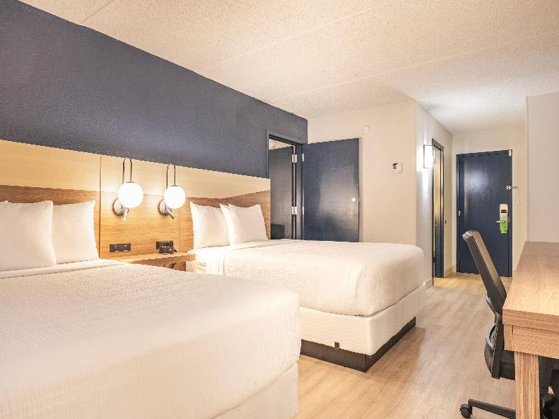 La Quinta Inn Suites By Wyndham Danbury image