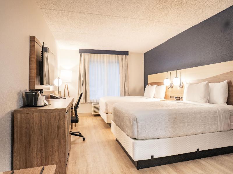 La Quinta Inn Suites By Wyndham Danbury image