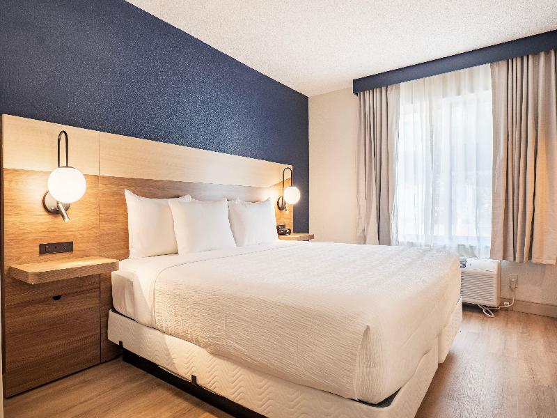 La Quinta Inn Suites By Wyndham Danbury image