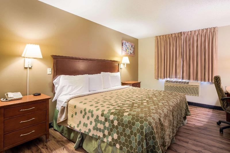 AmericInn by Wyndham Lake Mills image
