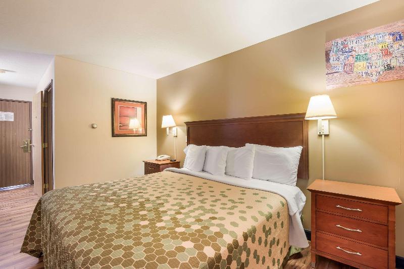 AmericInn by Wyndham Lake Mills image