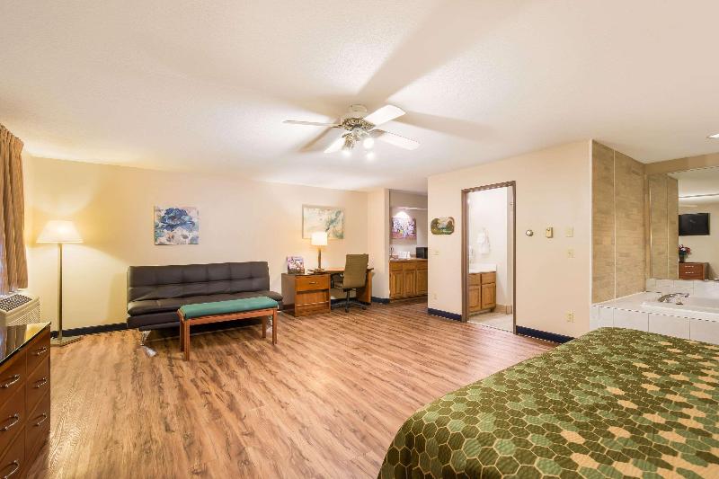 AmericInn by Wyndham Lake Mills image