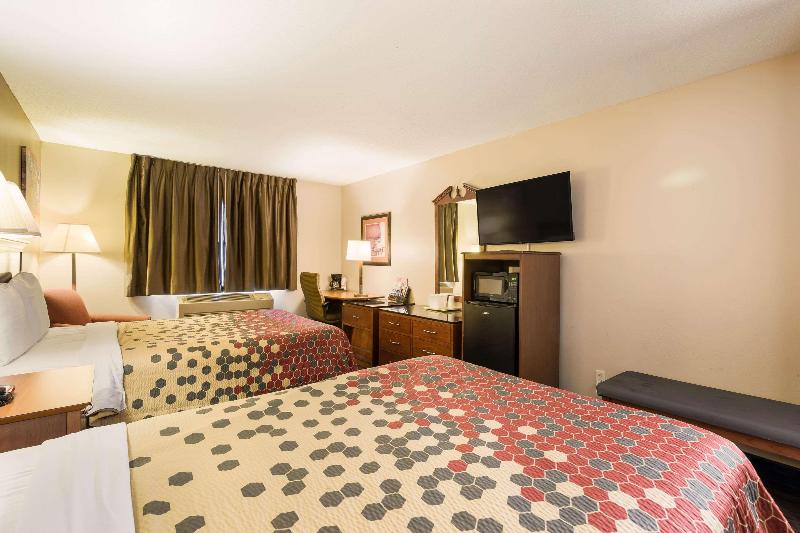 AmericInn by Wyndham Lake Mills image
