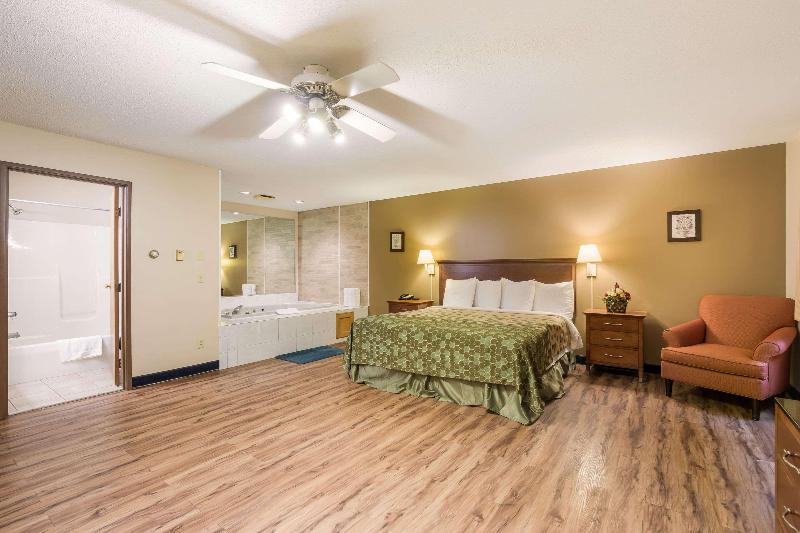 AmericInn by Wyndham Lake Mills image
