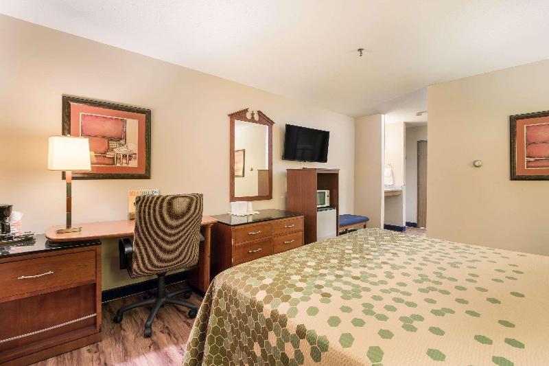 AmericInn by Wyndham Lake Mills image