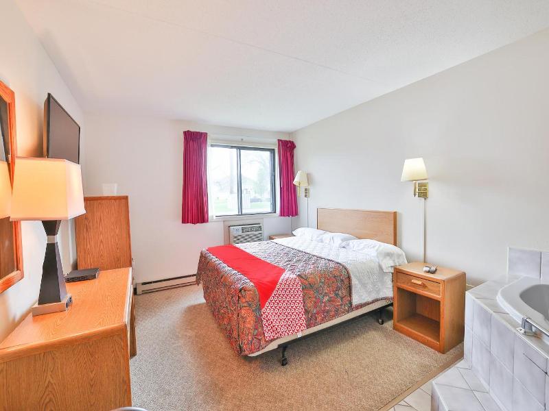 Americas Best Value Inn Pipestone image