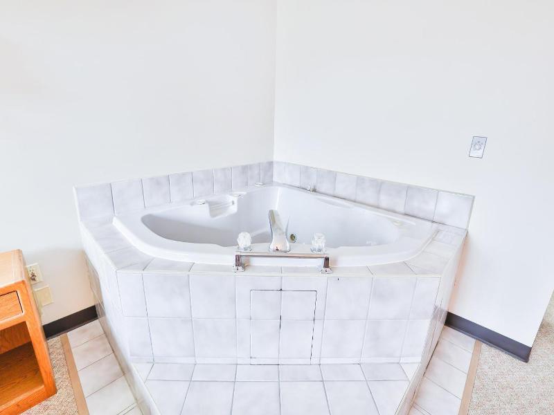 Americas Best Value Inn Pipestone image