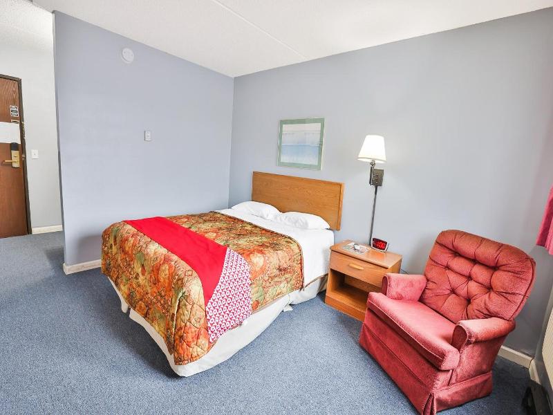 Americas Best Value Inn Pipestone image 6