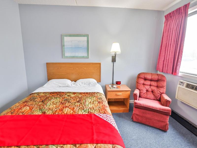 Americas Best Value Inn Pipestone image 5