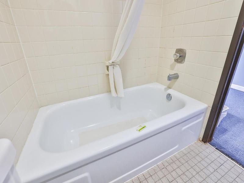 Americas Best Value Inn Pipestone image 1