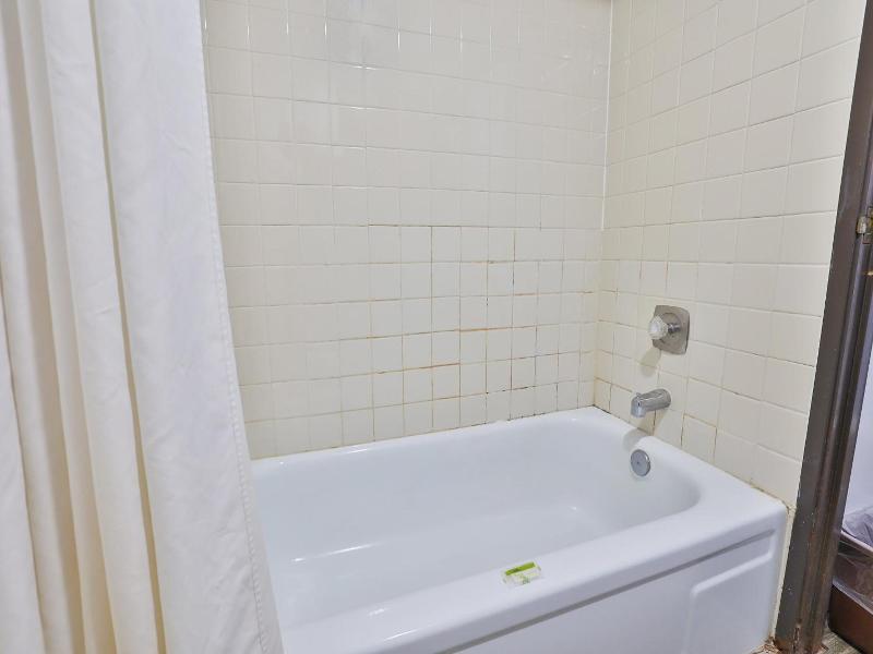 Americas Best Value Inn Pipestone image