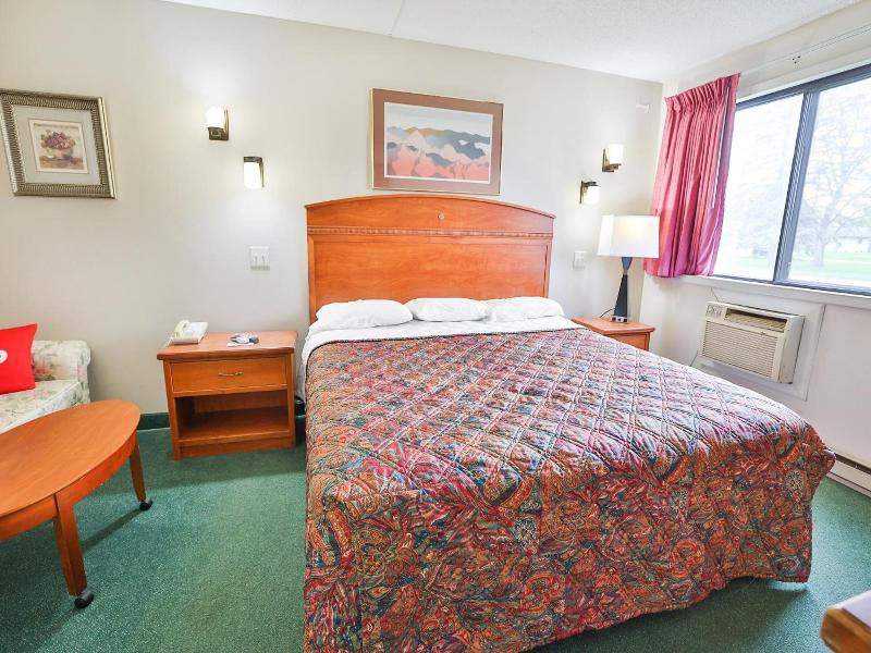 Americas Best Value Inn Pipestone image