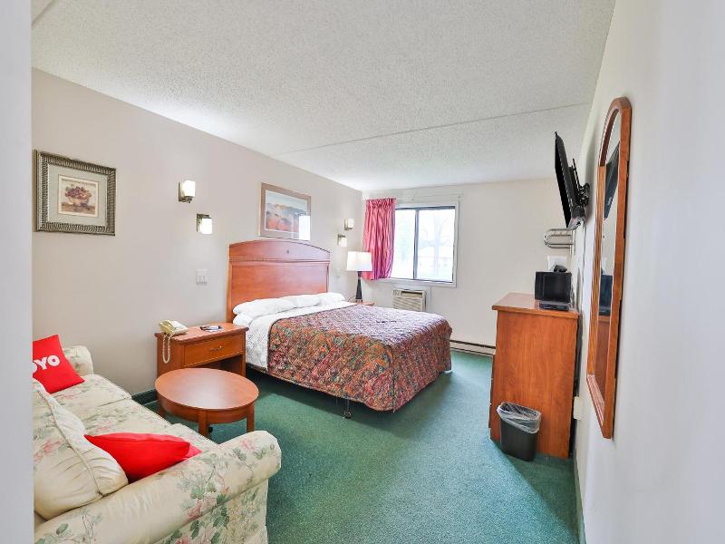 Americas Best Value Inn Pipestone image
