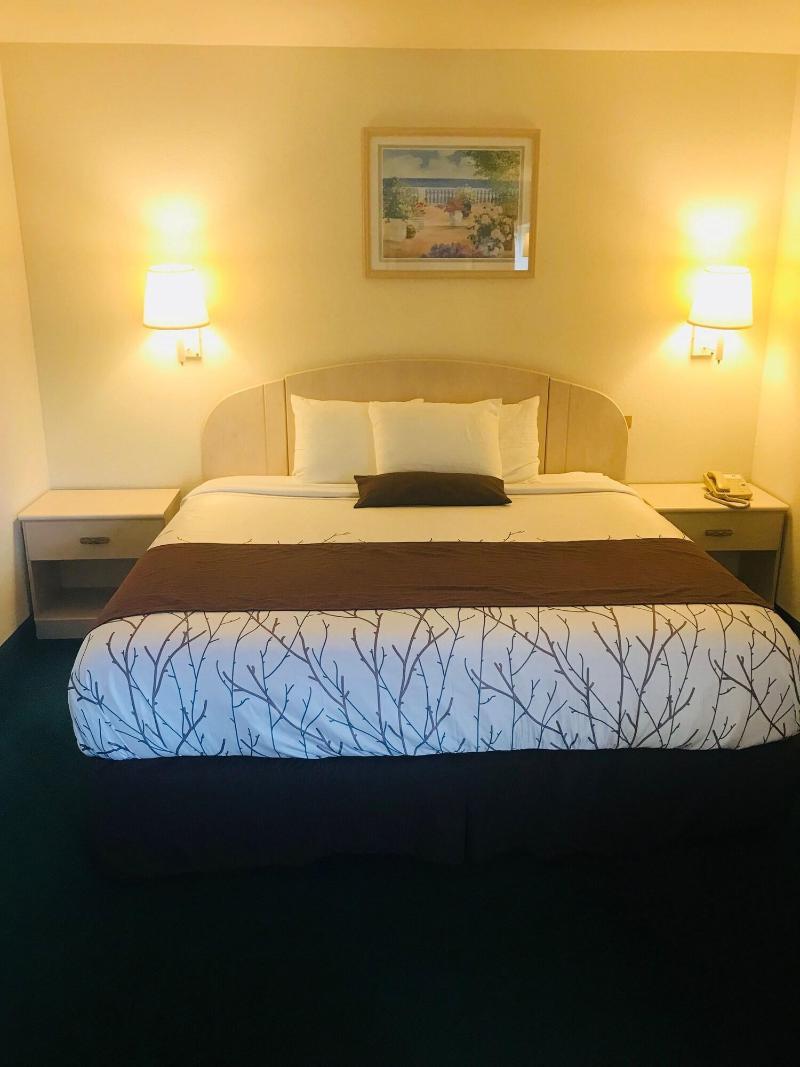 Americas Best Value Inn & Suites Pinckneyville image
