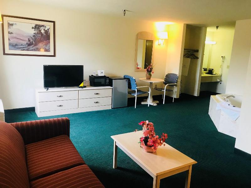 Americas Best Value Inn & Suites Pinckneyville image