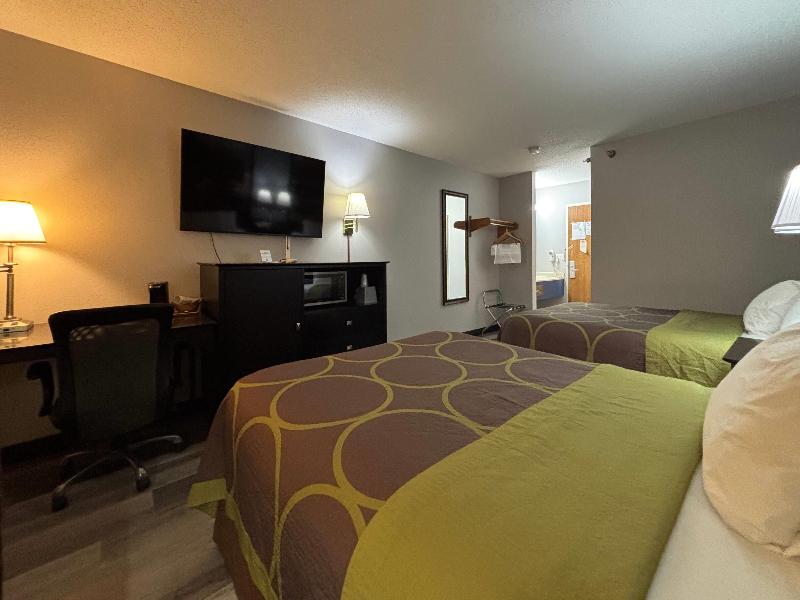 Room TWO QUEEN BEDS