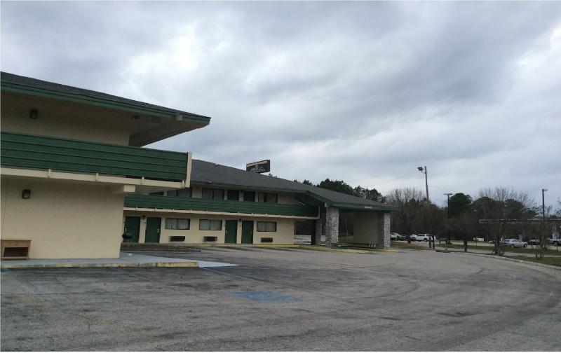 Days Inn by Wyndham York Alabama image
