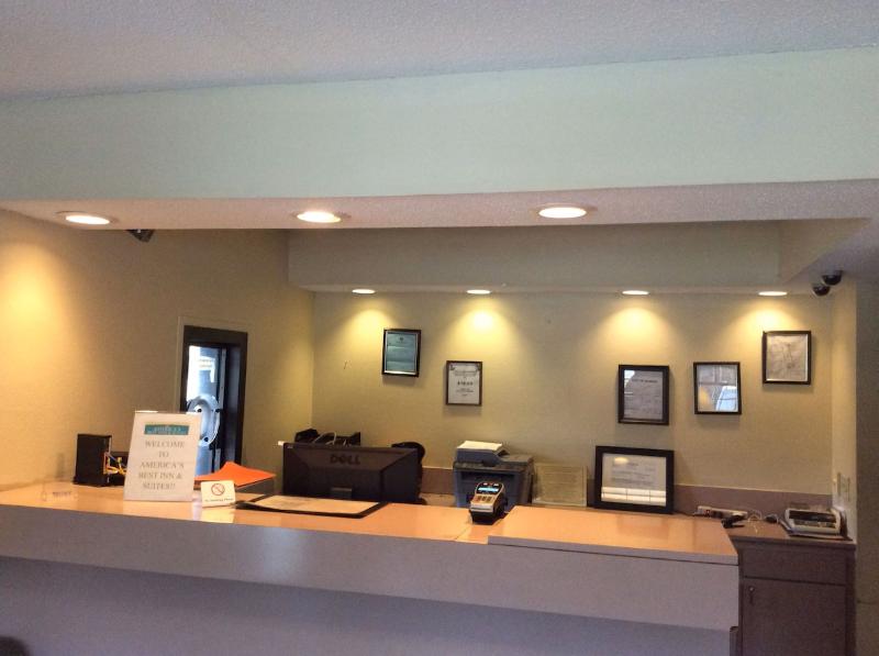 Days Inn by Wyndham York Alabama image