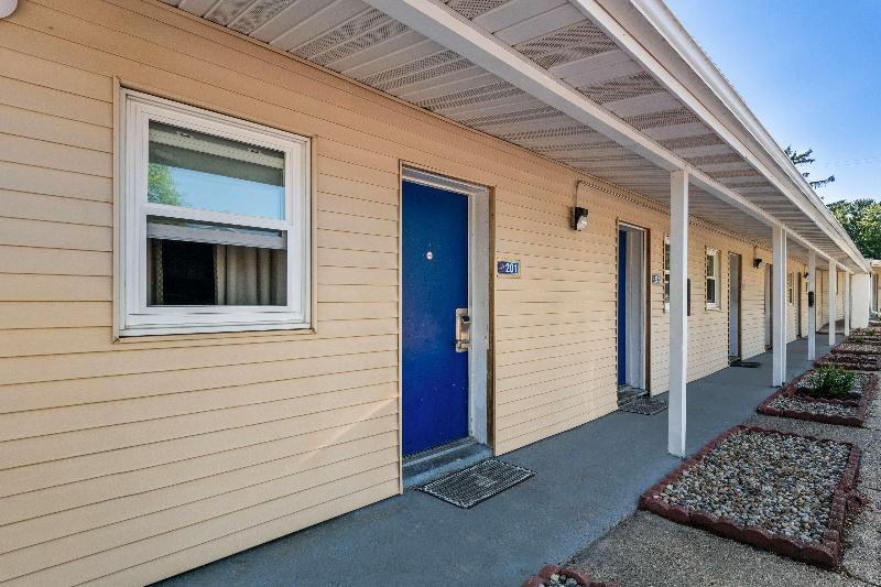 Americas Best Value Inn-Jonesville/Hillsdale image