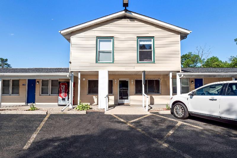 Americas Best Value Inn-Jonesville/Hillsdale image