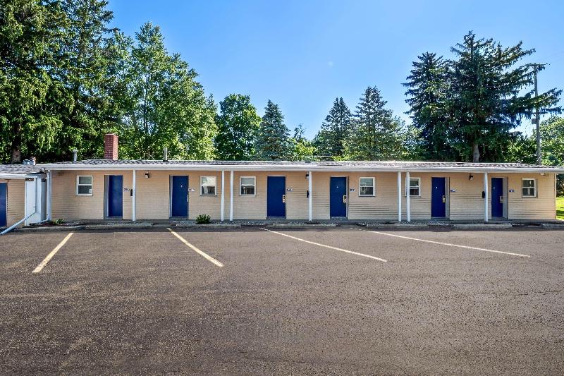 Americas Best Value Inn-Jonesville/Hillsdale image